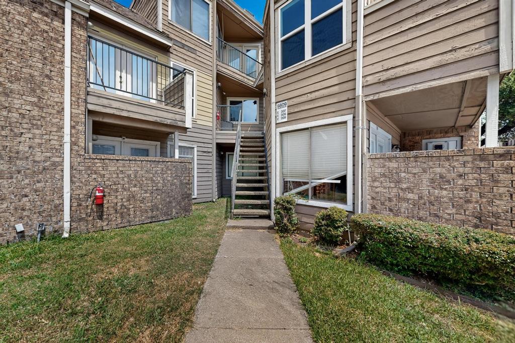 Richland Trace Condos - Residential