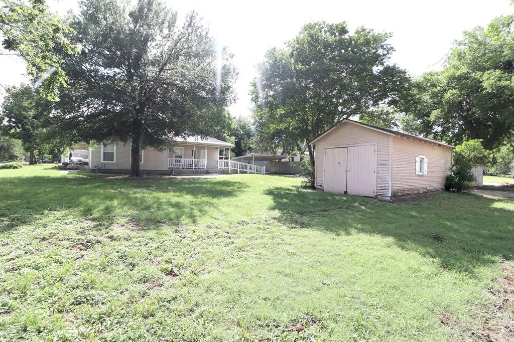 1065 W Pecan Street