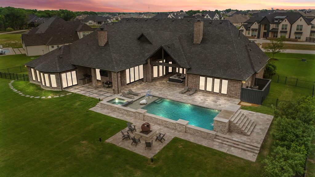 809 Inverness Lane
