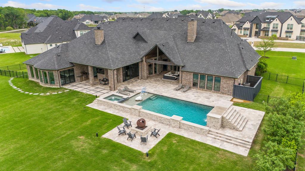 809 Inverness Lane
