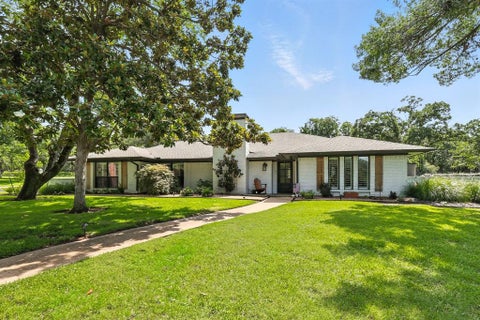 Photo of 3201 Carmel Street, Denton, TX 76205 (MLS # 21384992)