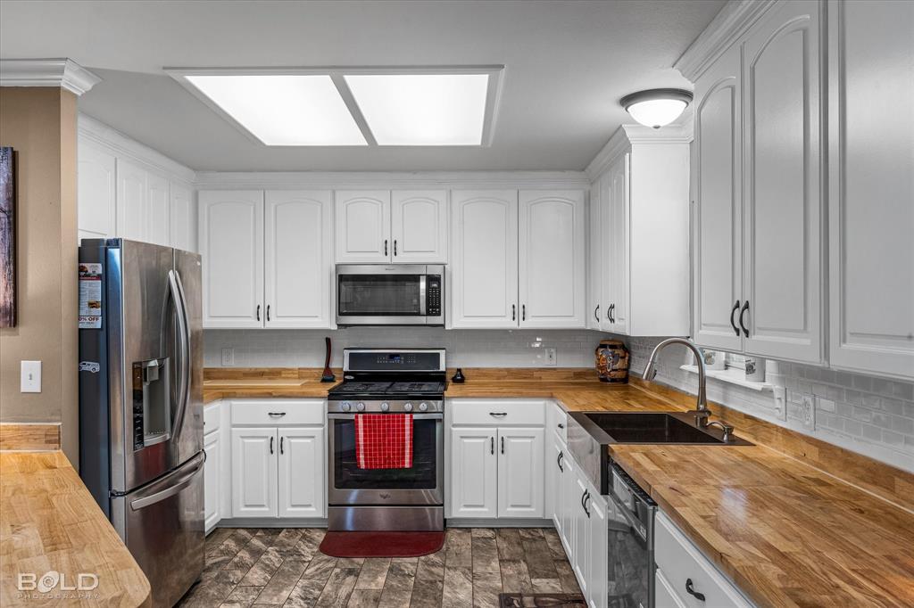 Benton, Louisiana 71006, United States, 3 Bedrooms Bedrooms, ,3 BathroomsBathrooms,Residential,Contingent,113248