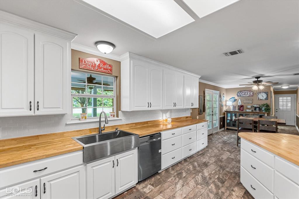 Benton, Louisiana 71006, United States, 3 Bedrooms Bedrooms, ,3 BathroomsBathrooms,Residential,Contingent,113248