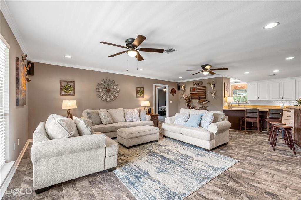 Benton, Louisiana 71006, United States, 3 Bedrooms Bedrooms, ,3 BathroomsBathrooms,Residential,Contingent,113248