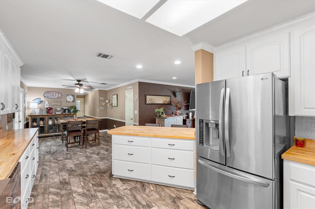 Benton, Louisiana 71006, United States, 3 Bedrooms Bedrooms, ,3 BathroomsBathrooms,Residential,Contingent,113248