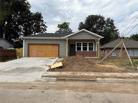 Photo of 2723 Gertrude Avenue, Dallas, TX 75210 (MLS # 21368439)
