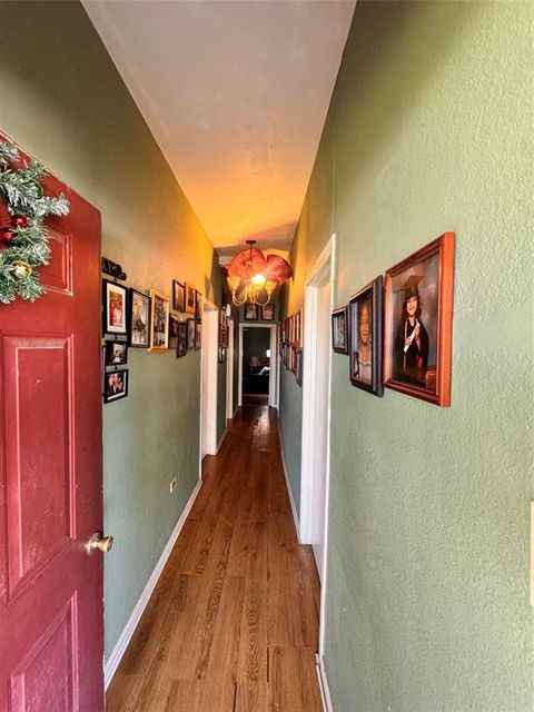 Photo of 406 S Wilson Street, Kaufman, TX 75142 (MLS # 21205074)