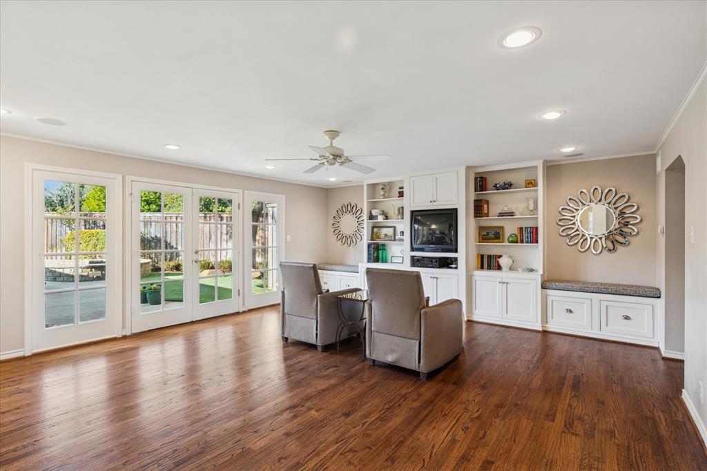 Schreiber Manor 01 Inst - Residential