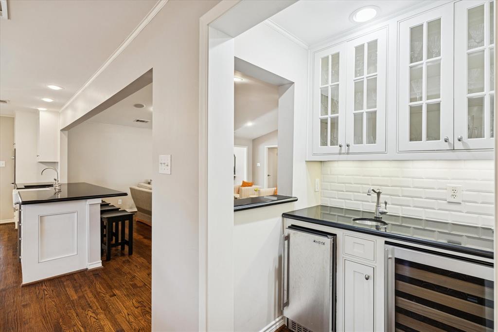 Schreiber Manor 01 Inst - Residential