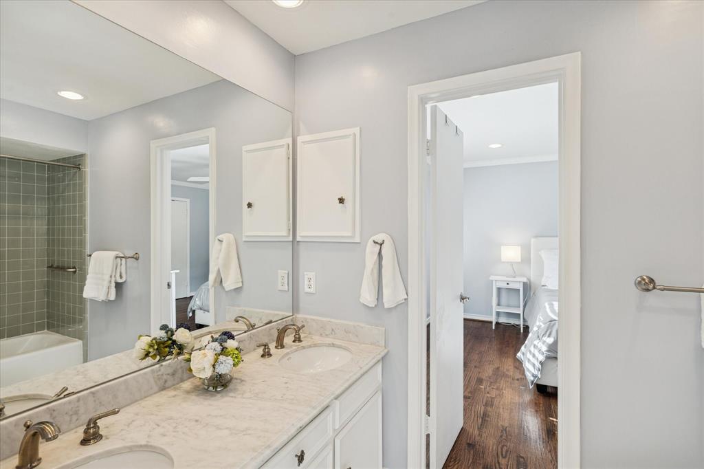 Schreiber Manor 01 Inst - Residential