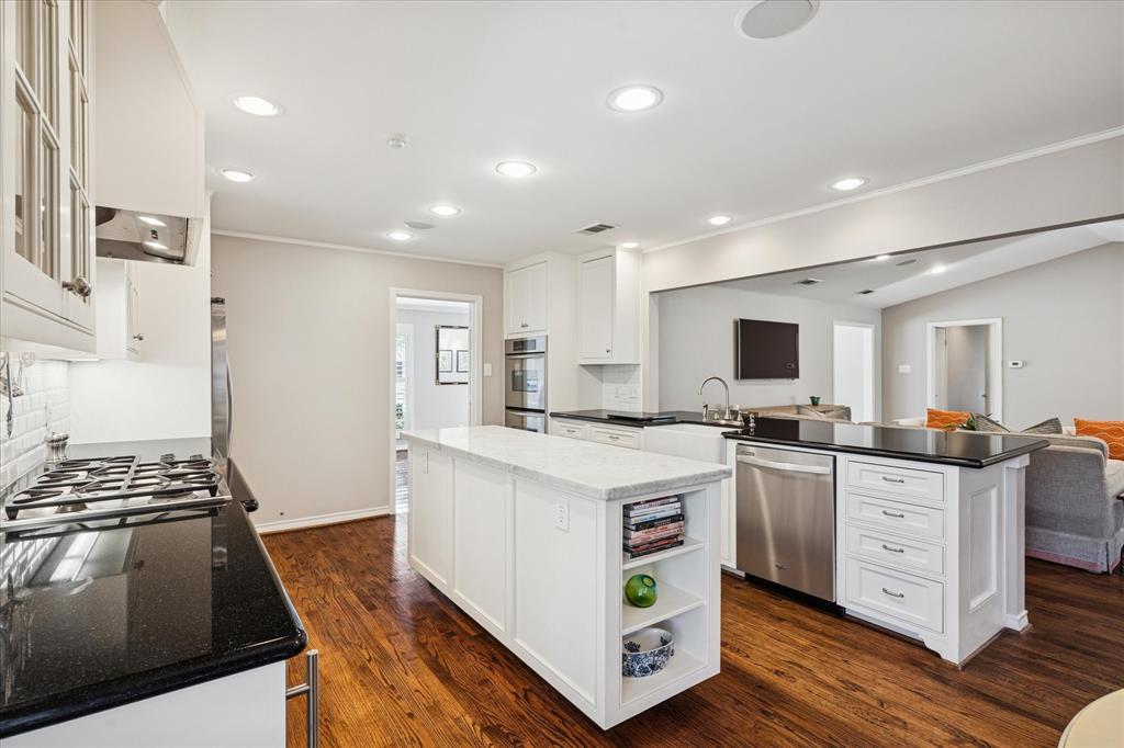 Schreiber Manor 01 Inst - Residential