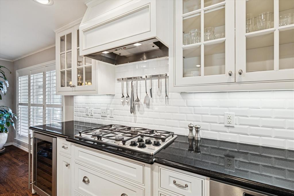 Schreiber Manor 01 Inst - Residential