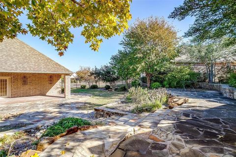 A home in Benbrook