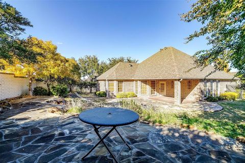 A home in Benbrook