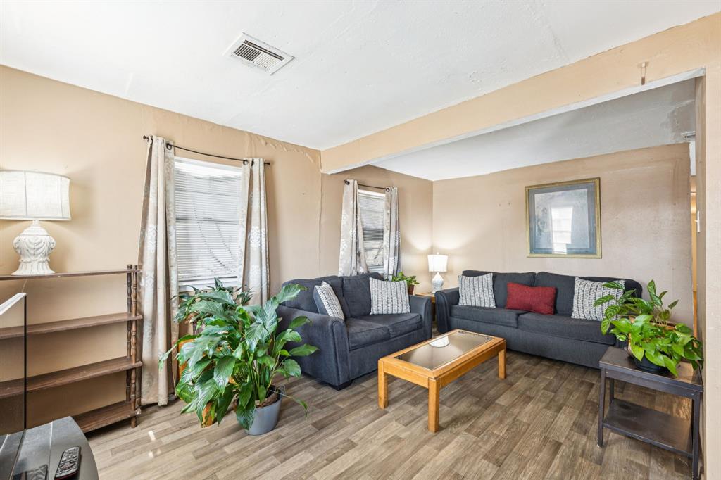 7923 S Nassau Circle