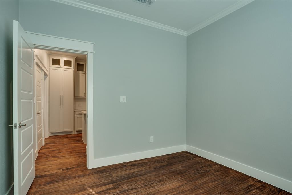 Photo 17 of 26 of 1510 Kell Boulevard house