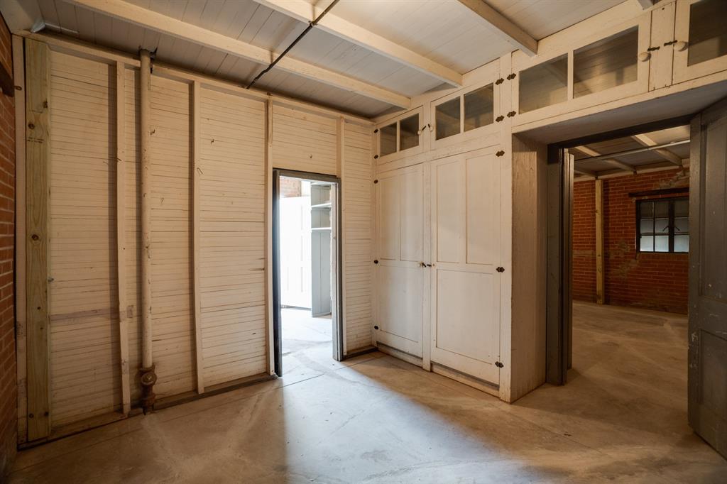 Photo 23 of 26 of 1510 Kell Boulevard house