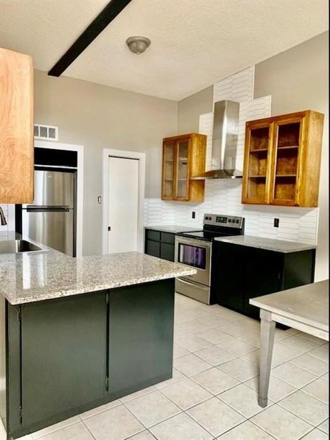 2708 McCart Avenue Fort Worth TX 76110