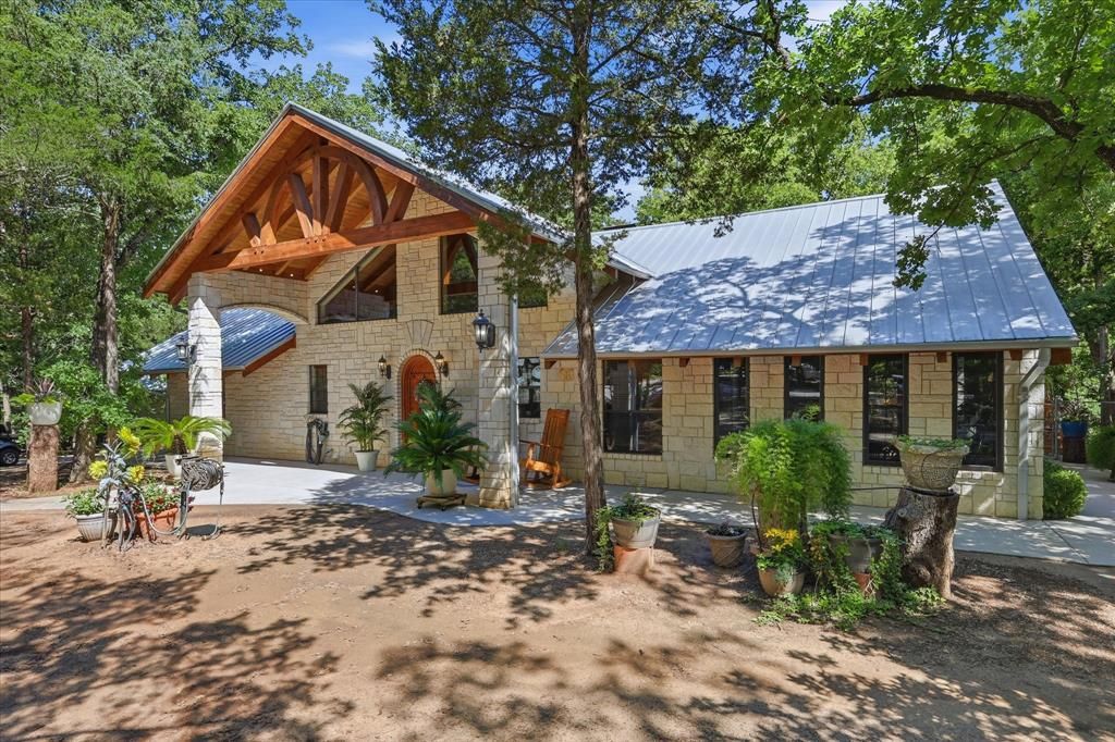 Photo of 23833 Highway 377, Whitesboro, TX 76273 (MLS # 21259164)