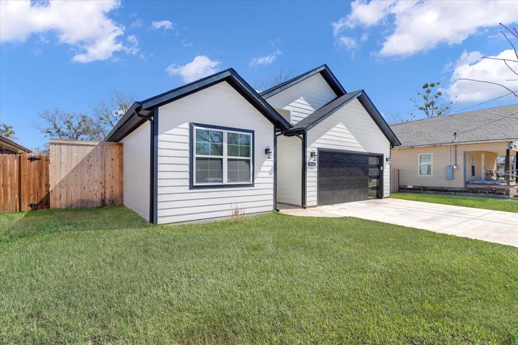 1323 S Montgomery