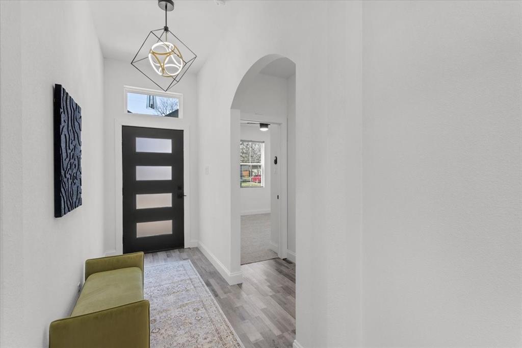 1323 S Montgomery