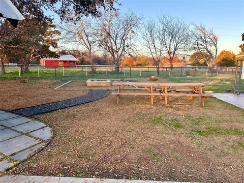 Tiny photo for 2159 Country Club Rd Road, Lucas, TX 75002 (MLS # 21101663)