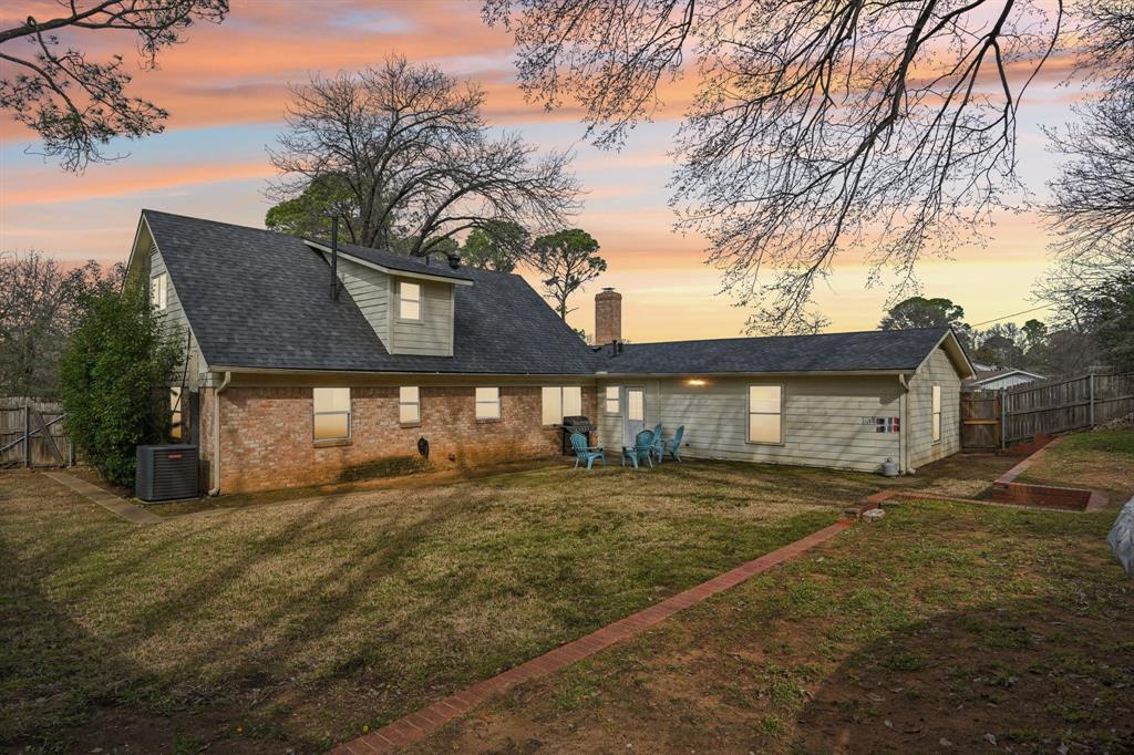 2001 Kerry Drive