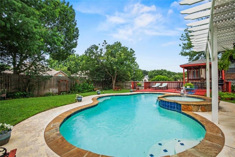Photo of 7604 Oak Knoll Drive, North Richland Hills, TX 76182 (MLS # 21291563)