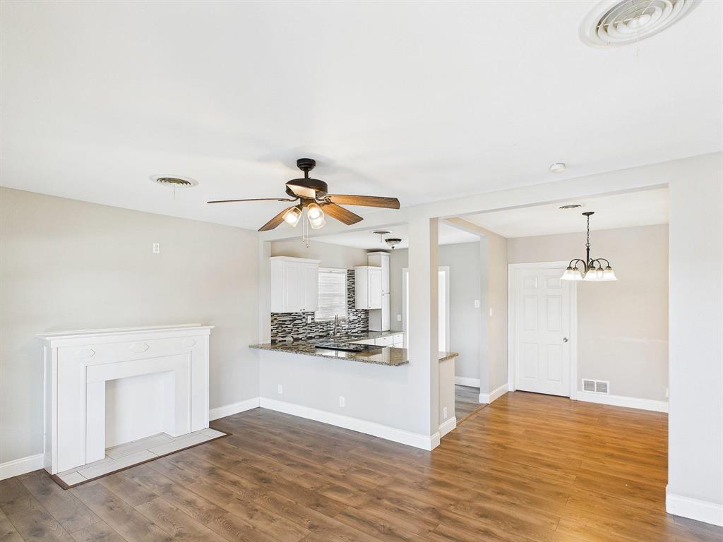 1121 E Morningside Drive