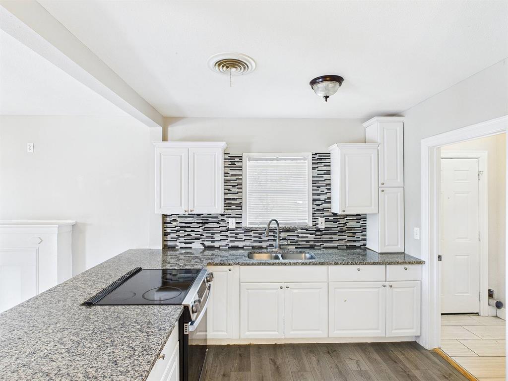 1121 E Morningside Drive