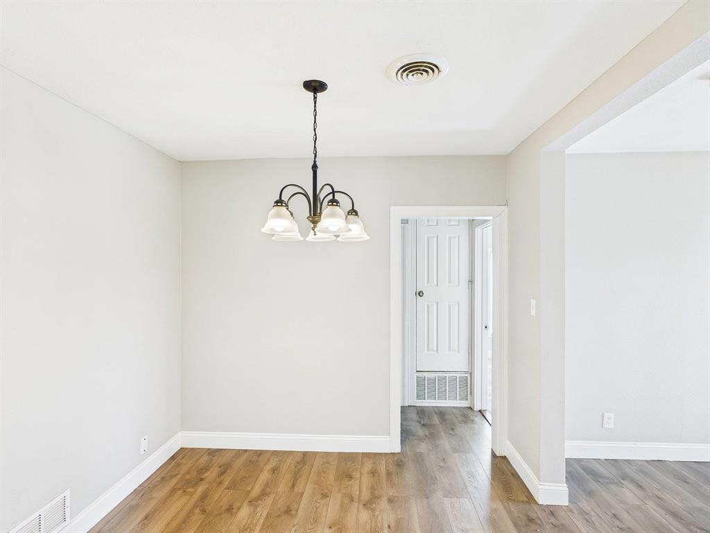 1121 E Morningside Drive