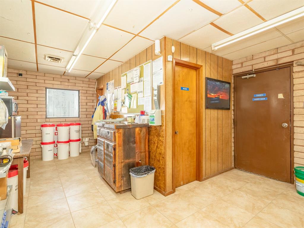 Anderson Add Town Coleman - Commercial Sale