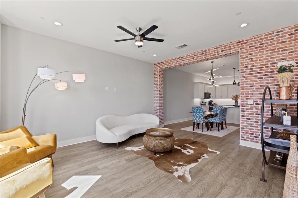 Brownstones On West Walters Ad - Residential Lease