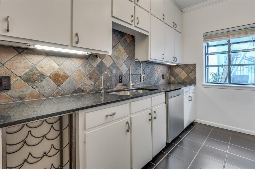 Holland St Condo 3829 - Residential