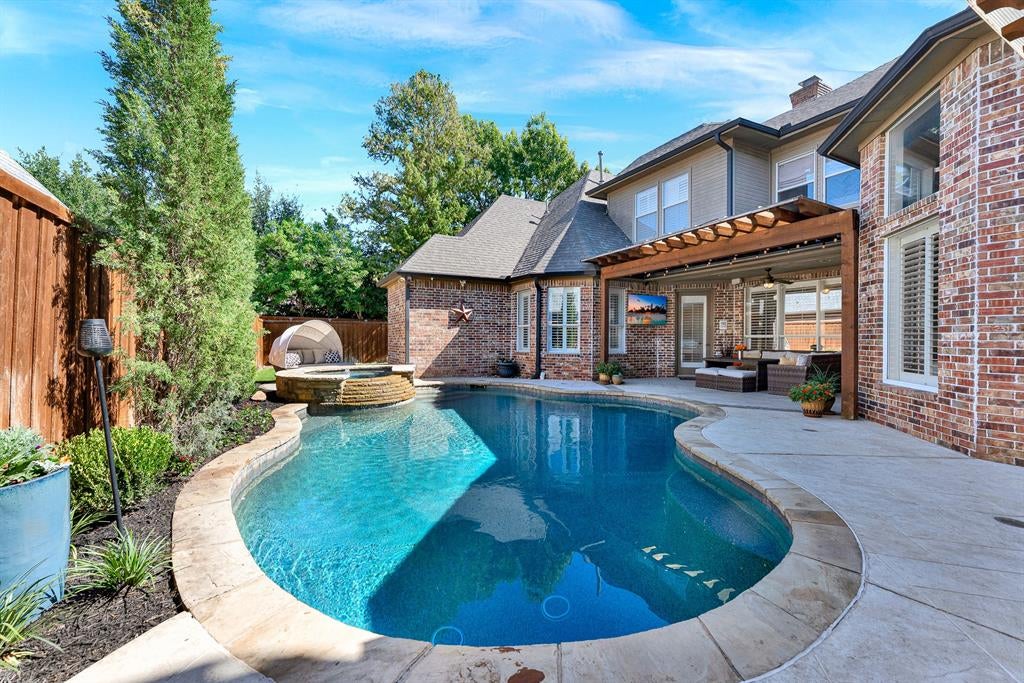 2608 LAWTON Lane
