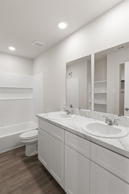 Treaty Oaks - Residential Lease