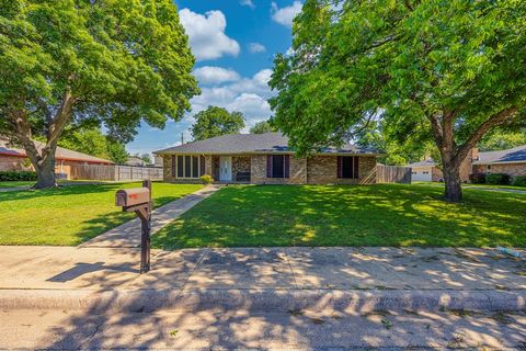 703 Athenia Way Duncanville TX 75137