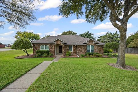 621 Prestonwood Trail DeSoto TX 75115