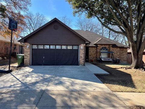 Photo of 5920 Hilltop Drive, Watauga, TX 76148 (MLS # 21175879)