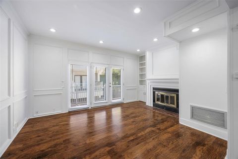 5105 Vandelia Street Dallas TX 75235