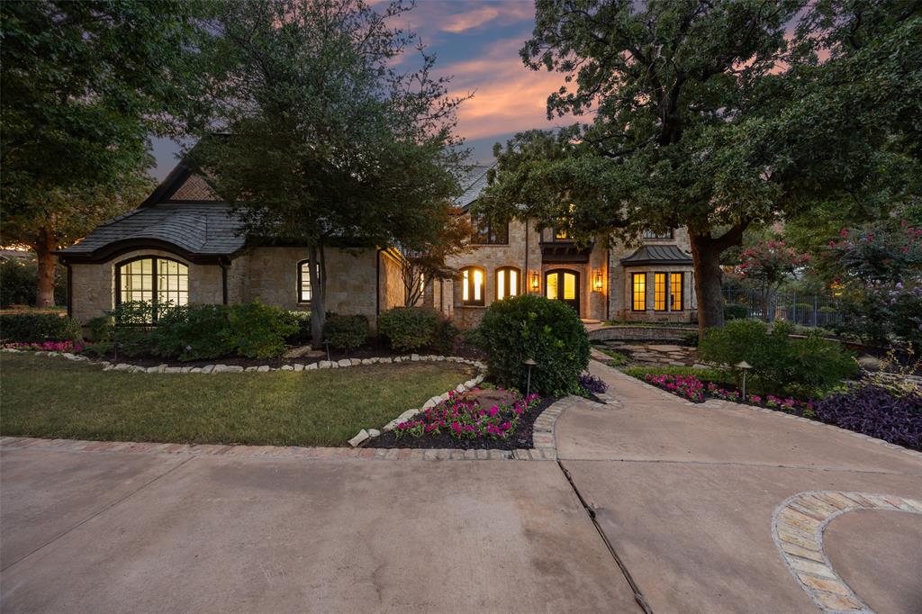 2000 White Wing Cove
