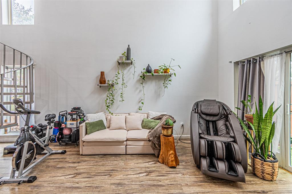 Boardwalk On The Pkwy Condos - Residential