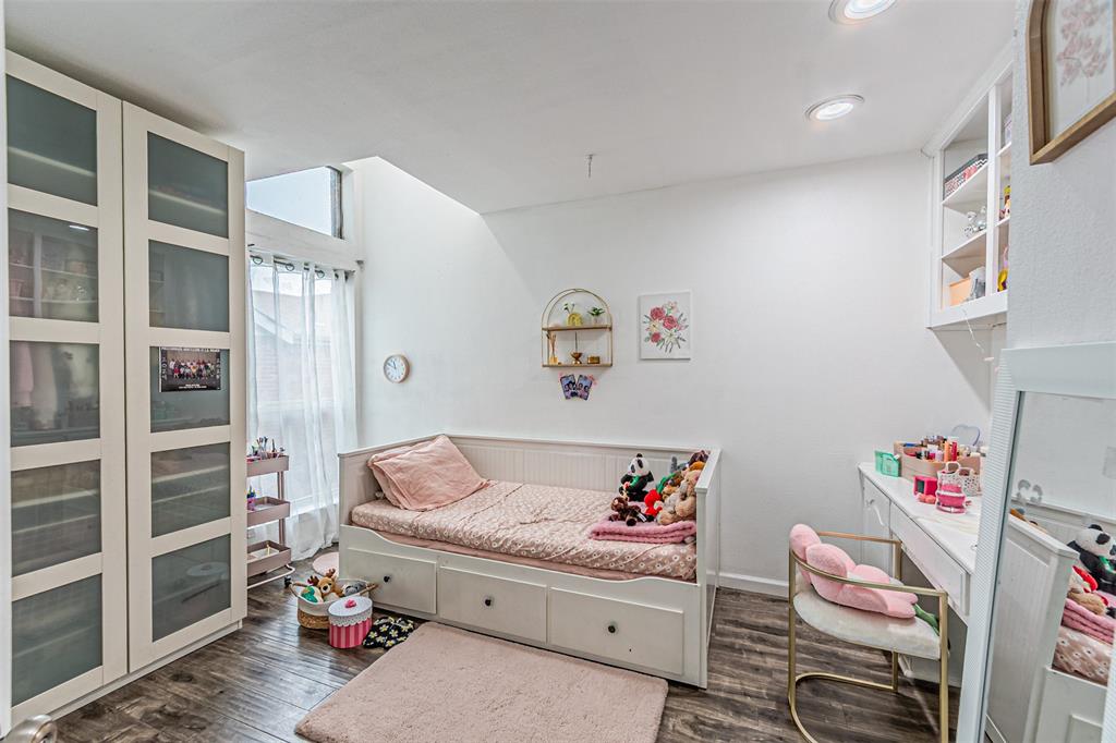 Boardwalk On The Pkwy Condos - Residential