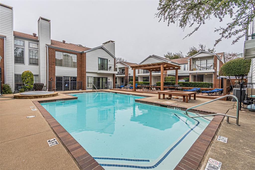 Boardwalk On The Pkwy Condos - Residential