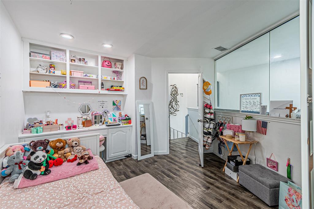 Boardwalk On The Pkwy Condos - Residential