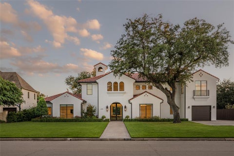 Photo of 6438 Deloache Avenue, Dallas, TX 75225 (MLS # 21387516)