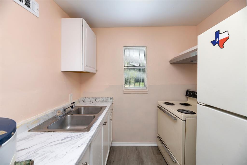 Barnes & Mitchells Grand Ave - Residential Lease