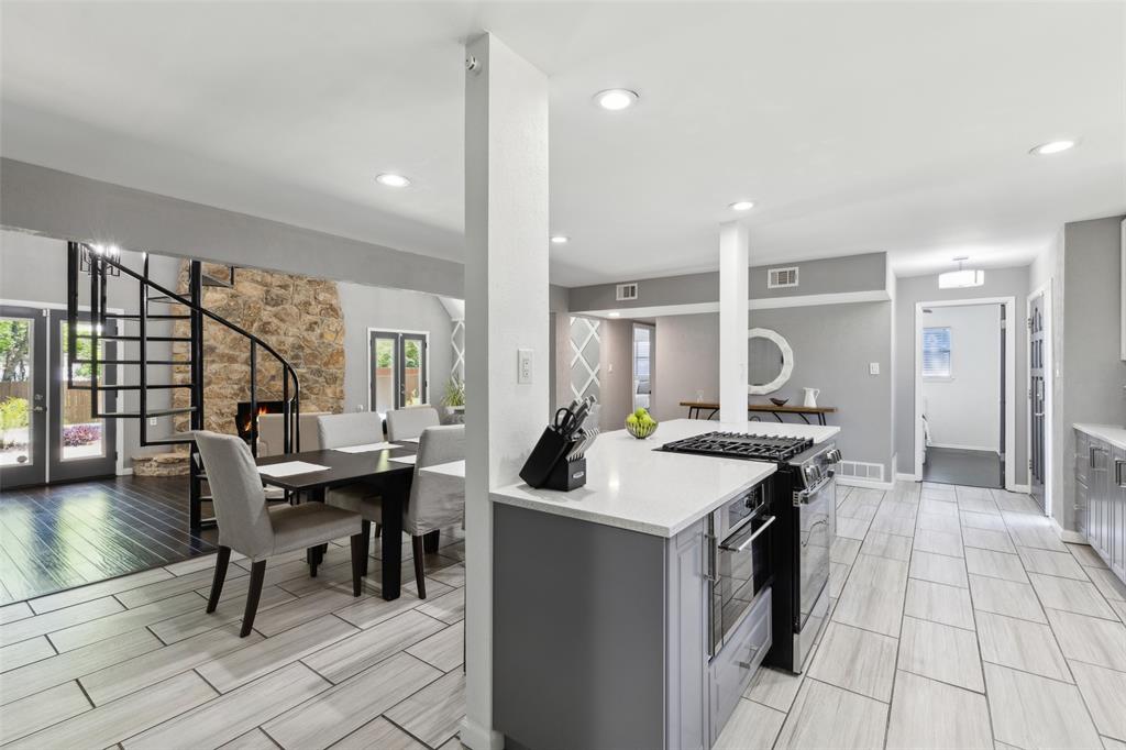 2222 Ravenwood Drive