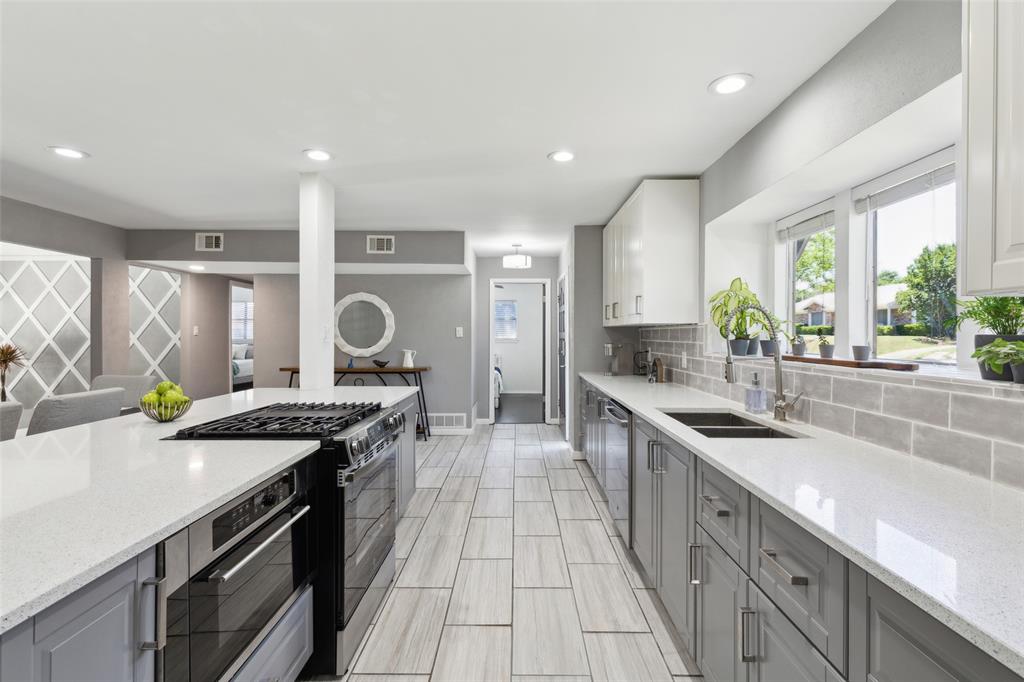 2222 Ravenwood Drive