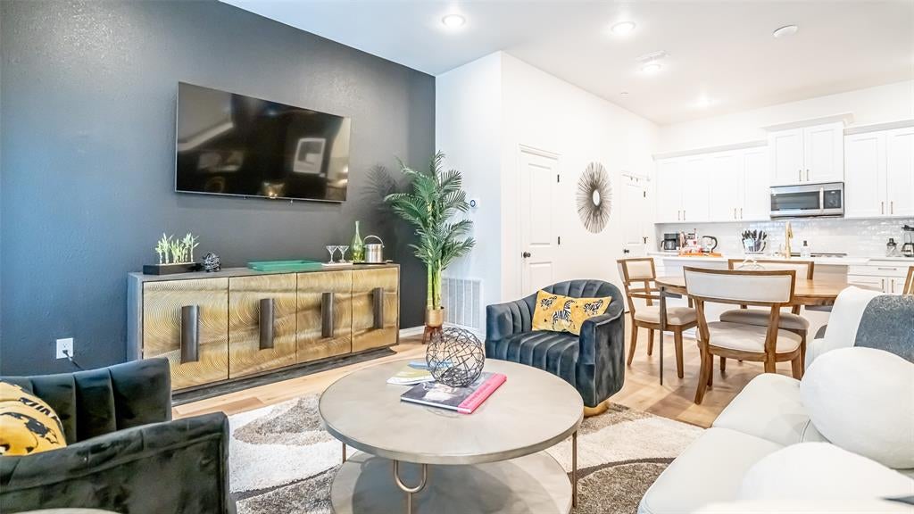 1217 Beaconsfield Lane 803